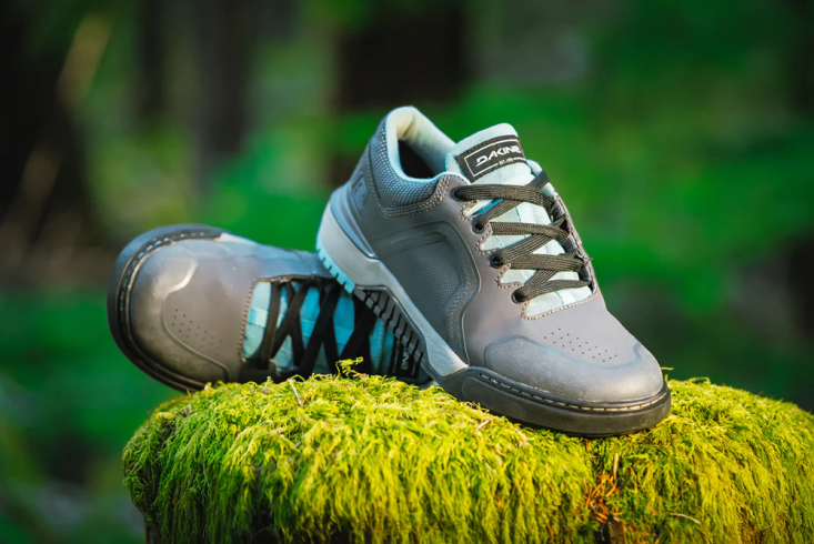 γρ Dakine γυναίκες drift ποδήλατο βουνού μπλε του γαλαξία/μπλε του ορίζοντα 4D06T980 είδη υπόδησης