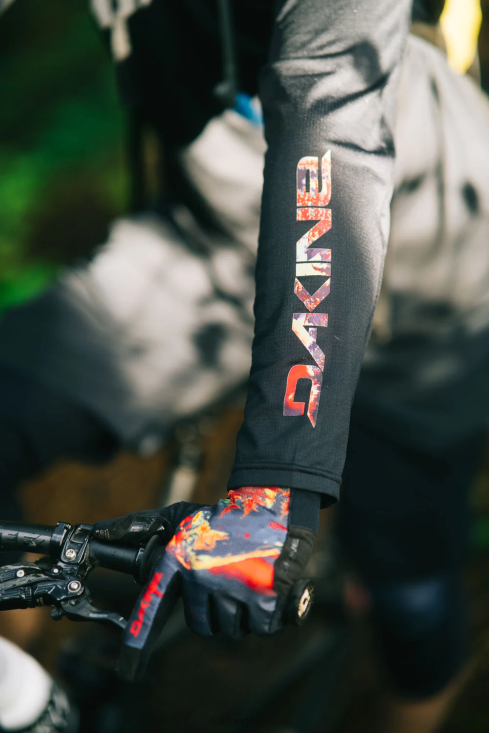 γρ Dakine άνδρες σύγκλινο μακρυμάνικο φανέλα ποδηλάτου μαύρη εξέλιξη 4D06T143 είδη ένδυσης